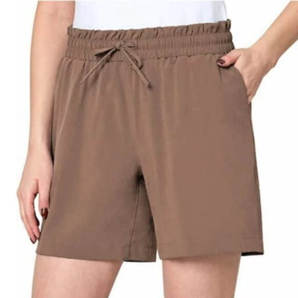NWT Mondetta Women's Plus Size  Mocha Mousse Active Walking Shorts, size XXL - Picture 1 of 5